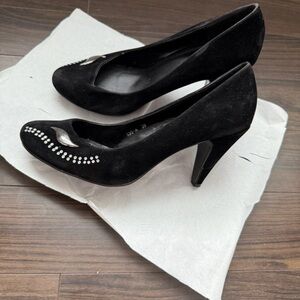 Elegant Black Heels with Rhinestone Detail